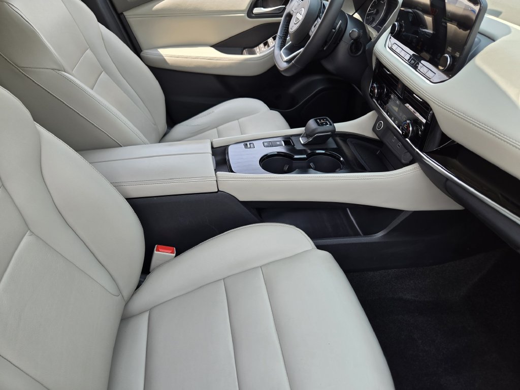 Used 2023 Nissan Rogue SL w/ SL Premium Package FWD image 18