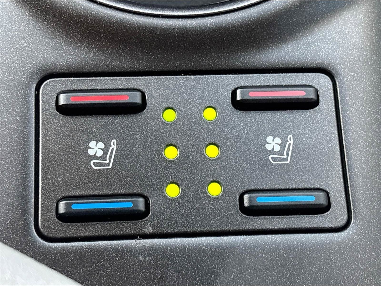 Used 2023 Toyota Camry XSE image 23