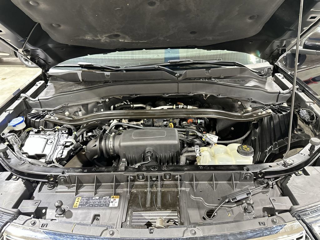 Used 2021 Ford Explorer Limited w/ Equipment Group 301A image 18