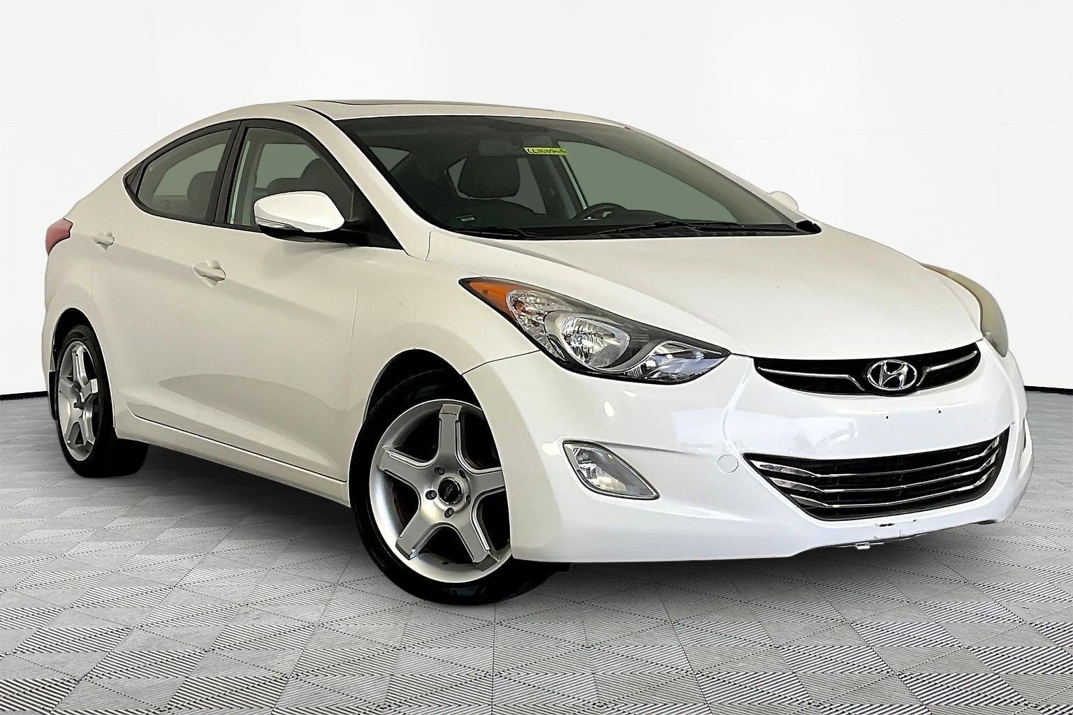 Used 2013 Hyundai Elantra Limited FWD image 3