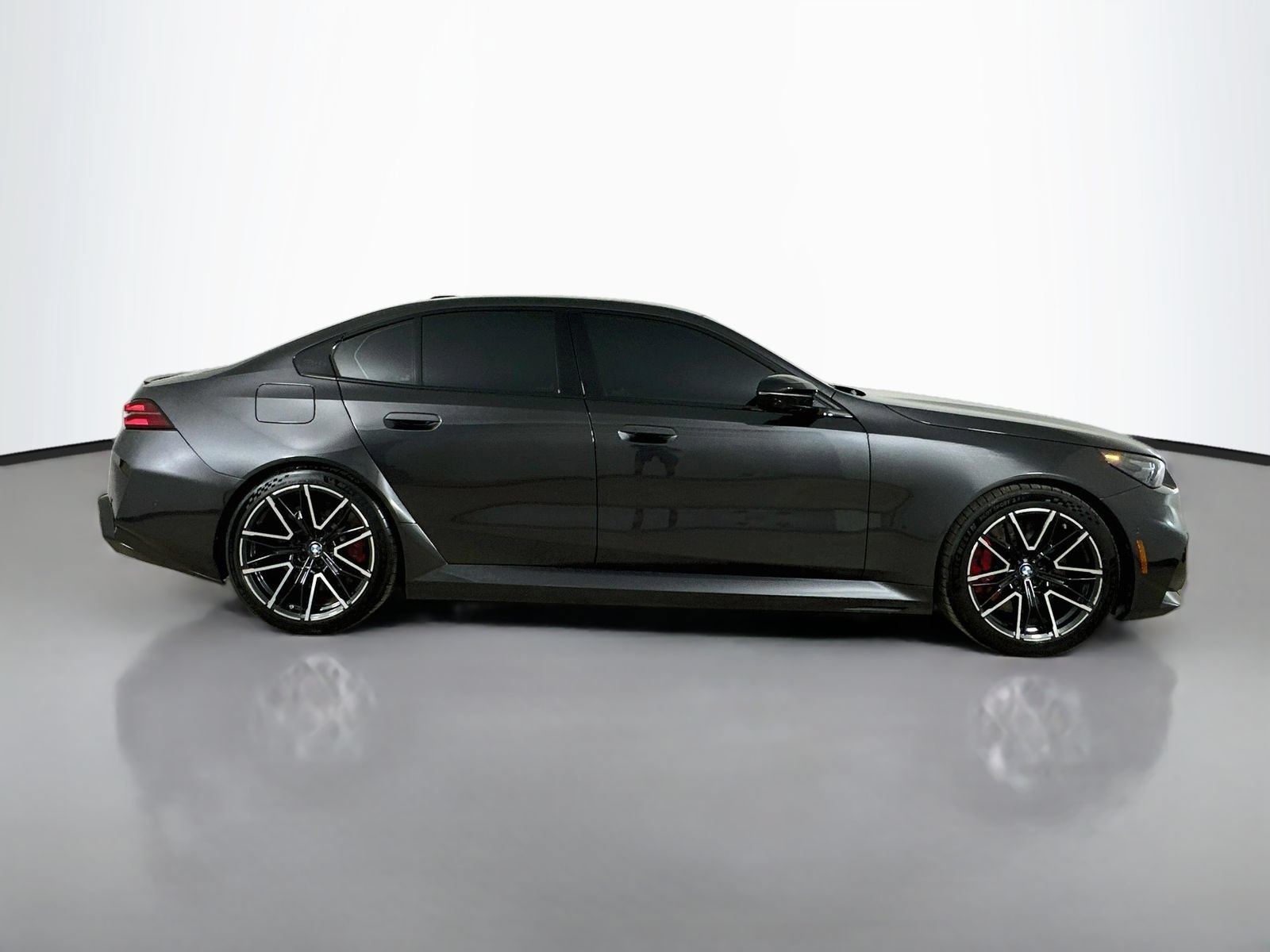 Used 2025 BMW M5 w/ Executive Package AWD/4WD image 4