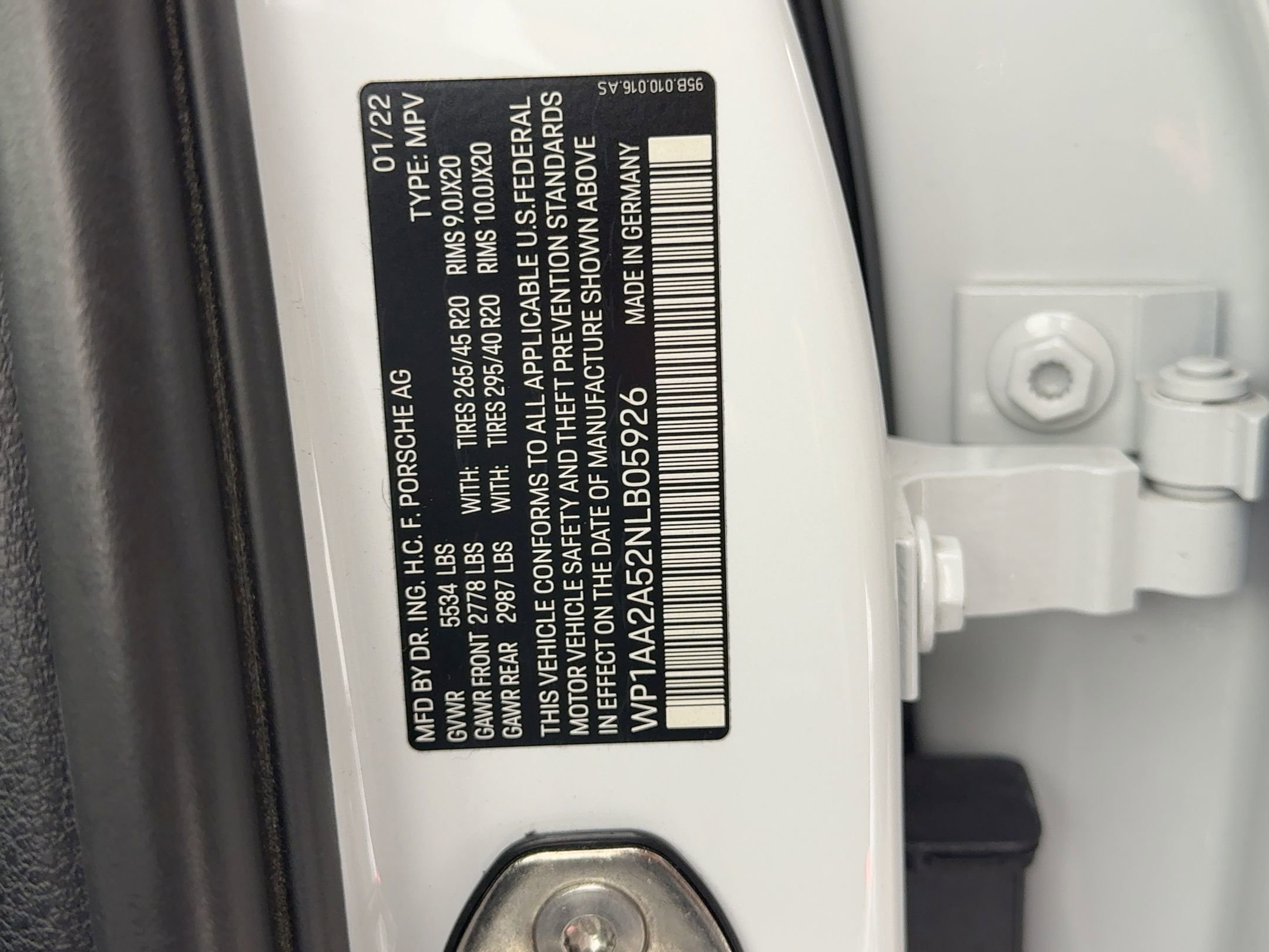 Certified 2022 Porsche Macan AWD/4WD image 20