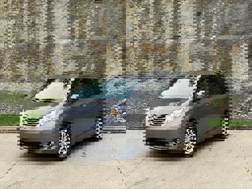 Used 2015 Toyota Sienna