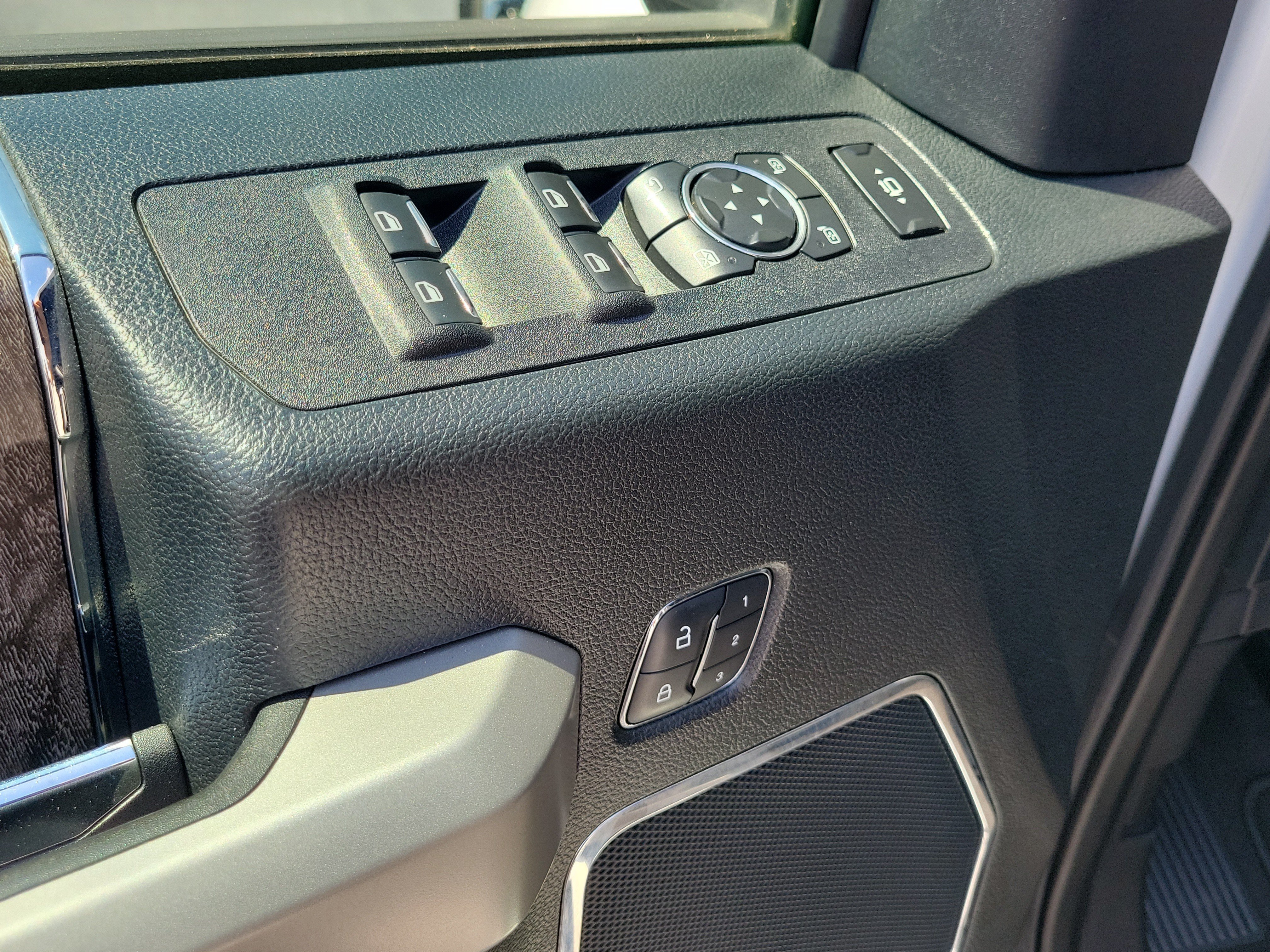 Used 2019 Ford F250 Lariat w/ Chrome Package AWD/4WD image 18