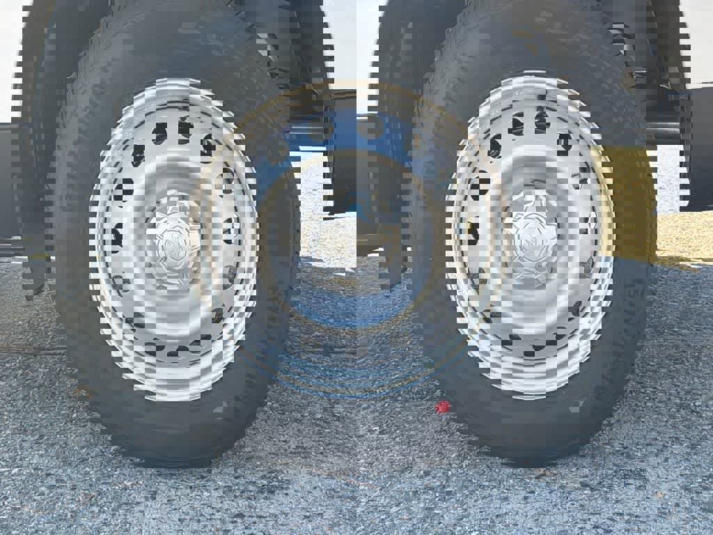 New 2026 Ford Maverick XL image 9