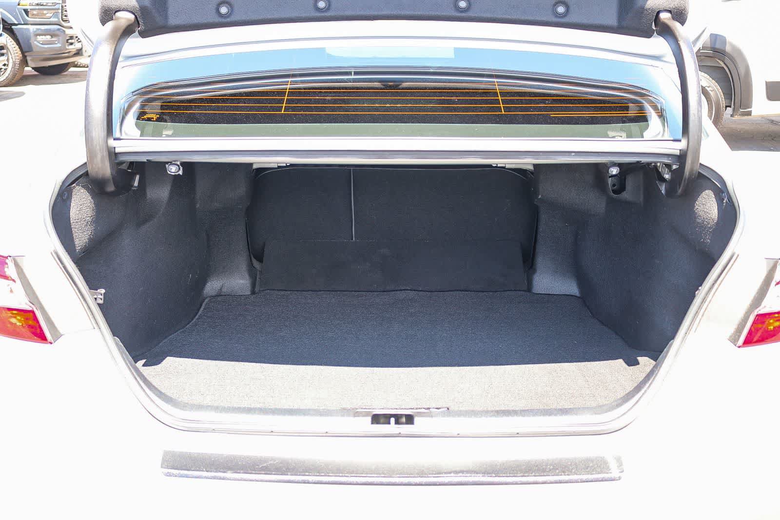 Used 2020 Toyota Camry SE FWD image 25