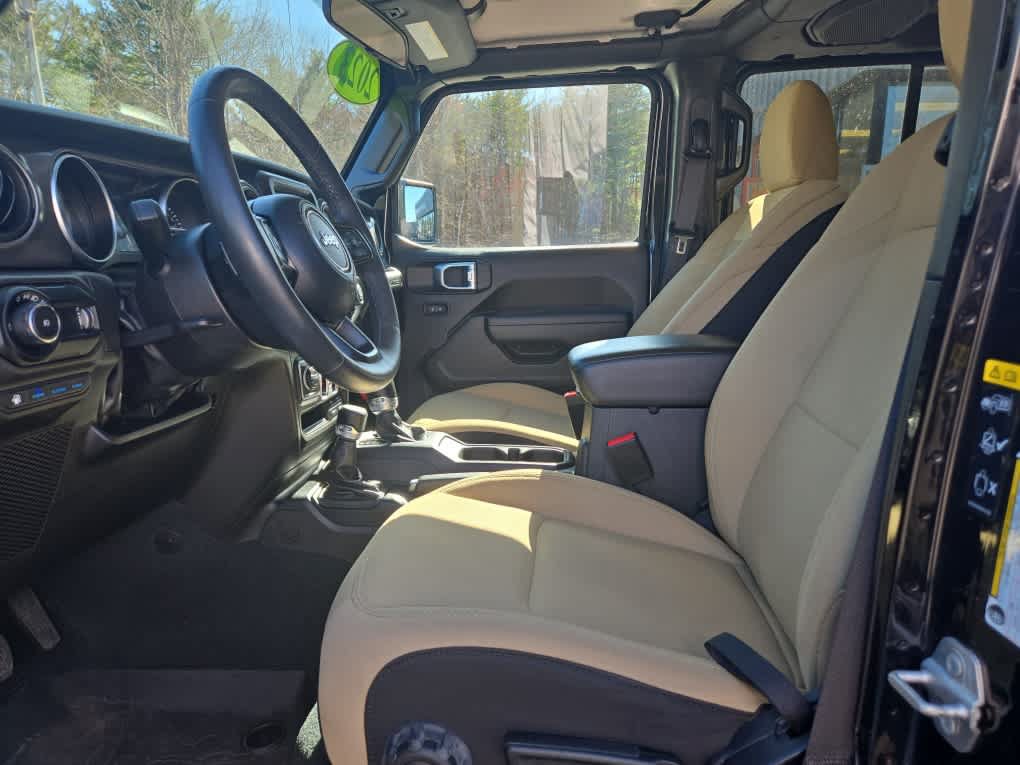 Used 2023 Jeep Wrangler Unlimited w/ Cold Weather Group AWD/4WD image 20