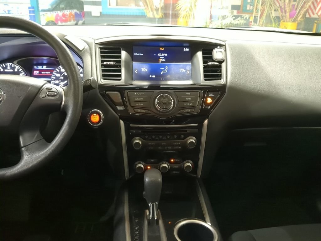Used 2018 Nissan Pathfinder S AWD/4WD image 12