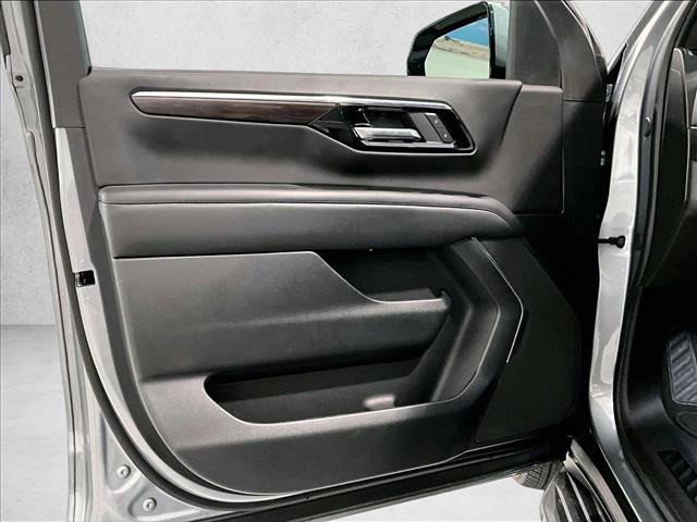 Used 2025 Chevrolet Tahoe LS RWD image 18