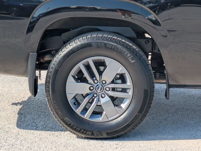 Used 2025 Nissan Frontier SV RWD image 11