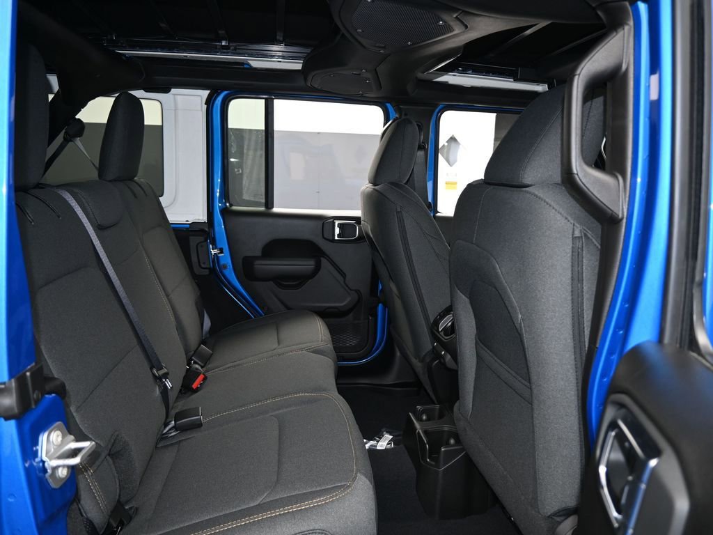Used 2025 Jeep Wrangler Unlimited Sport AWD/4WD image 36