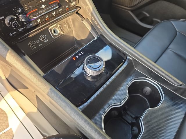 Used 2025 Jeep Grand Cherokee L Limited w/ Black Appearance Package image 24