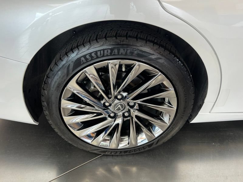 Used 2024 Lexus ES 300h w/ Accessory Package (Z1) FWD image 10