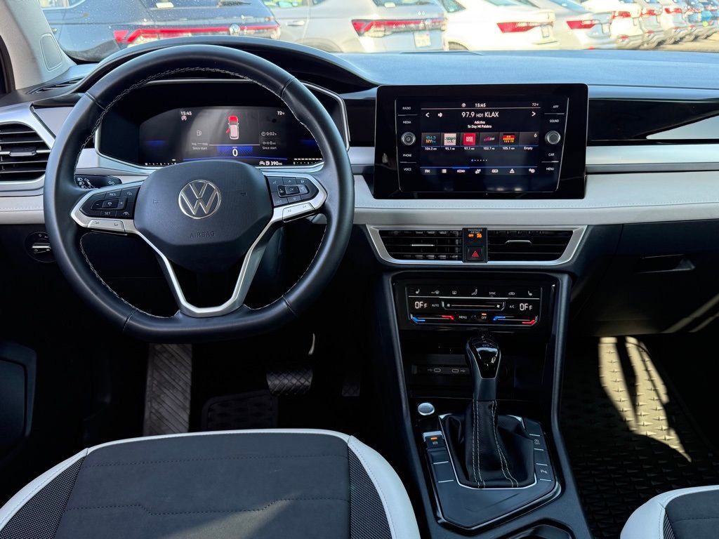 Used 2025 Volkswagen Taos SE image 23