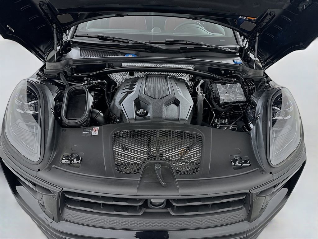 New 2026 Porsche Macan Turbo AWD/4WD image 32
