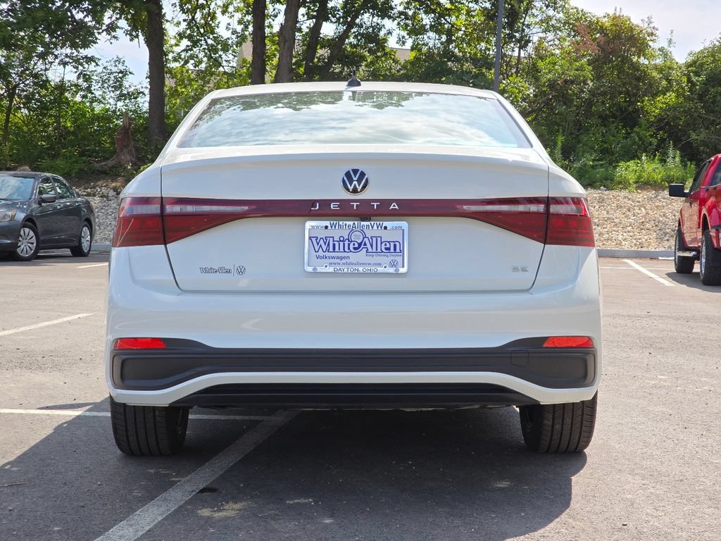Certified 2025 Volkswagen Jetta SE w/ Black Wheel Package FWD image 20
