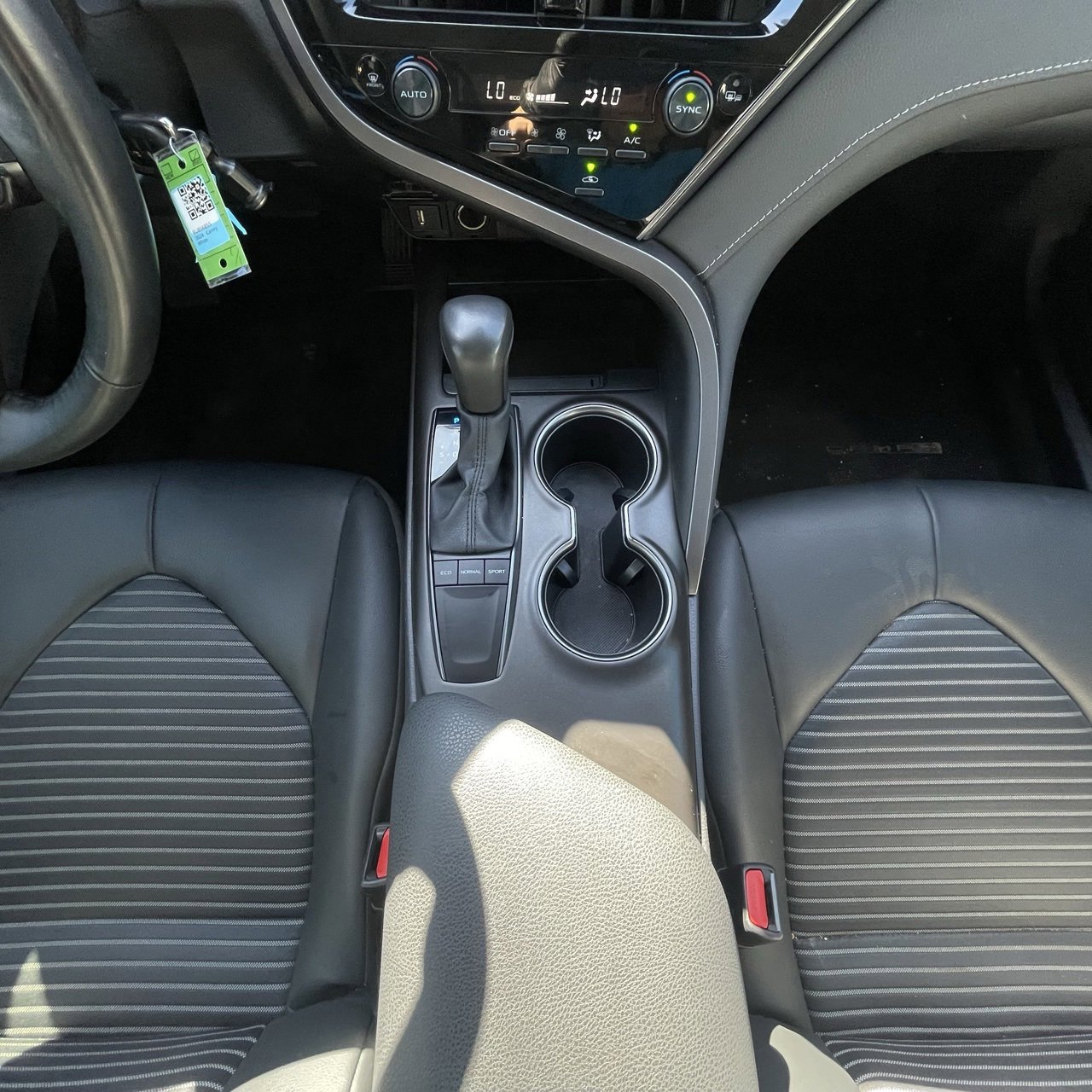 Used 2024 Toyota Camry SE image 18