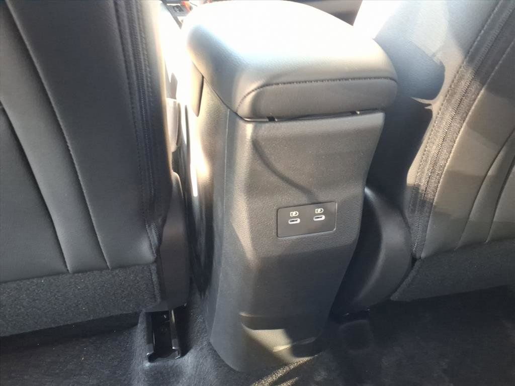 New 2026 Nissan Kicks SR image 28