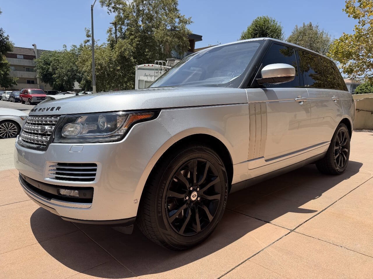 Used 2017 Land Rover Range Rover HSE AWD/4WD image 2