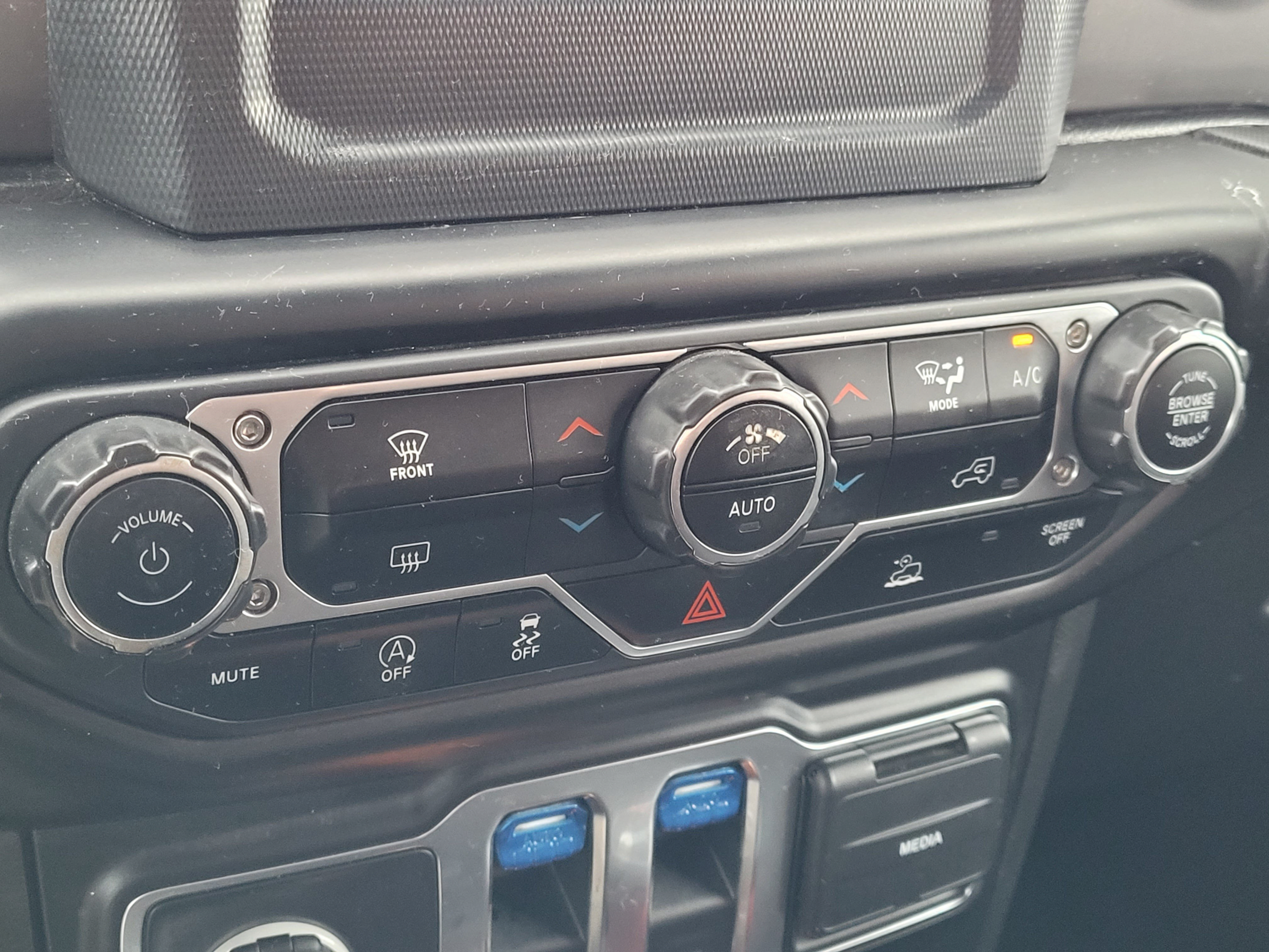 Used 2021 Jeep Wrangler Sport AWD/4WD image 18