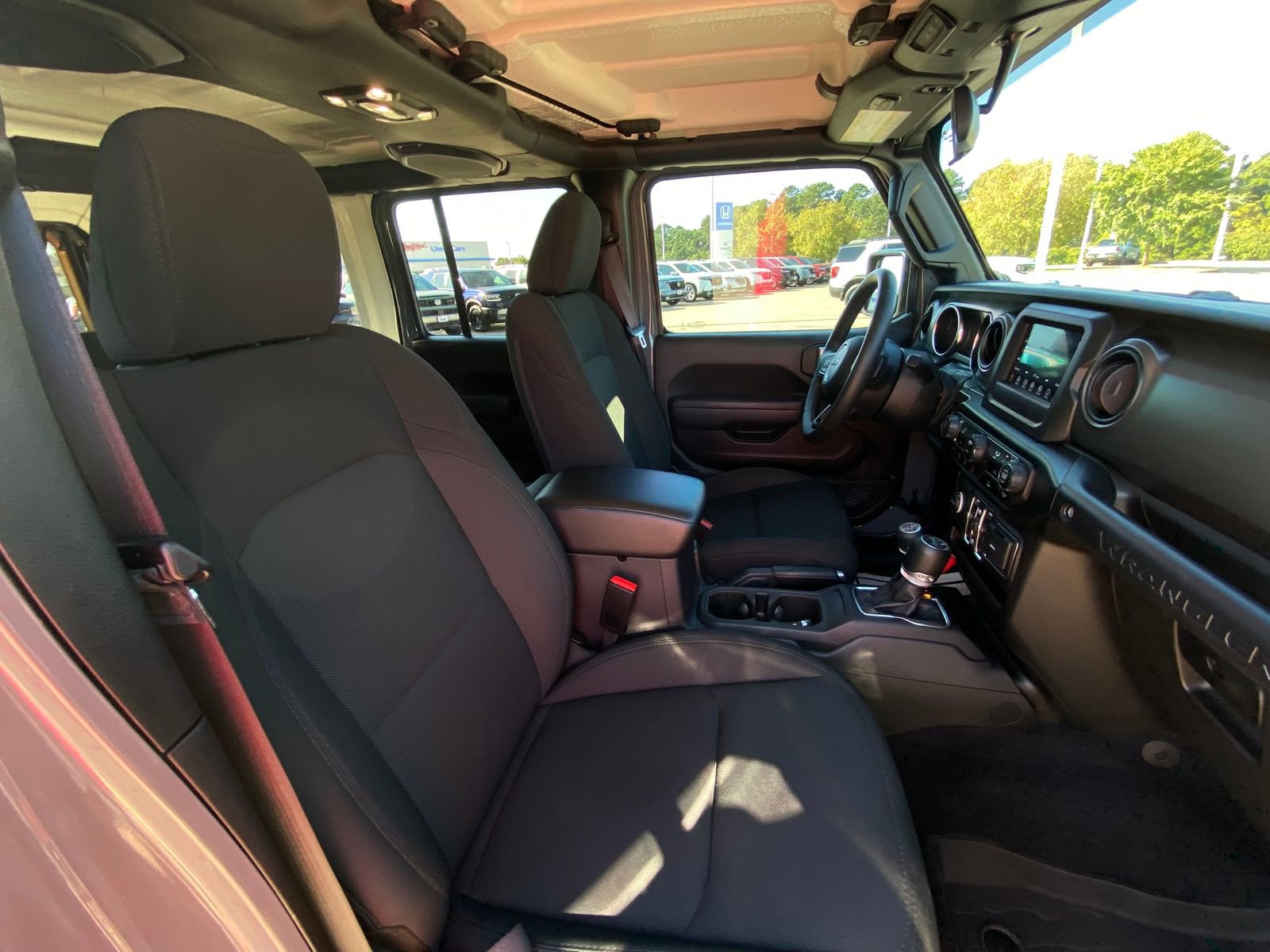 Used 2022 Jeep Wrangler Unlimited Sport image 15
