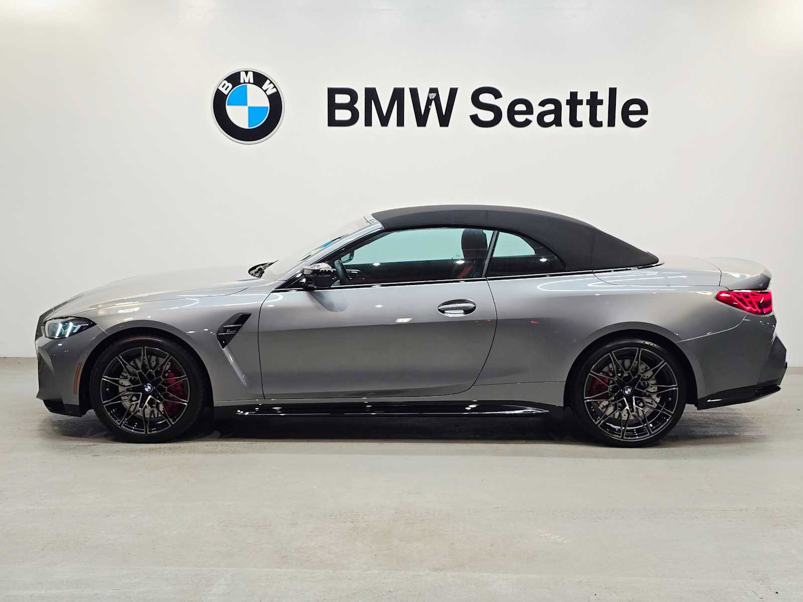 Used 2025 BMW M4 xDrive Competition image 4