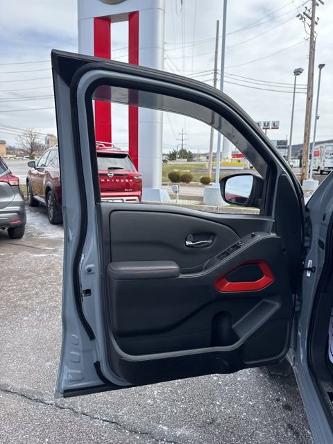 Certified 2023 Nissan Frontier PRO-4X w/ Pro Convenience Package image 10