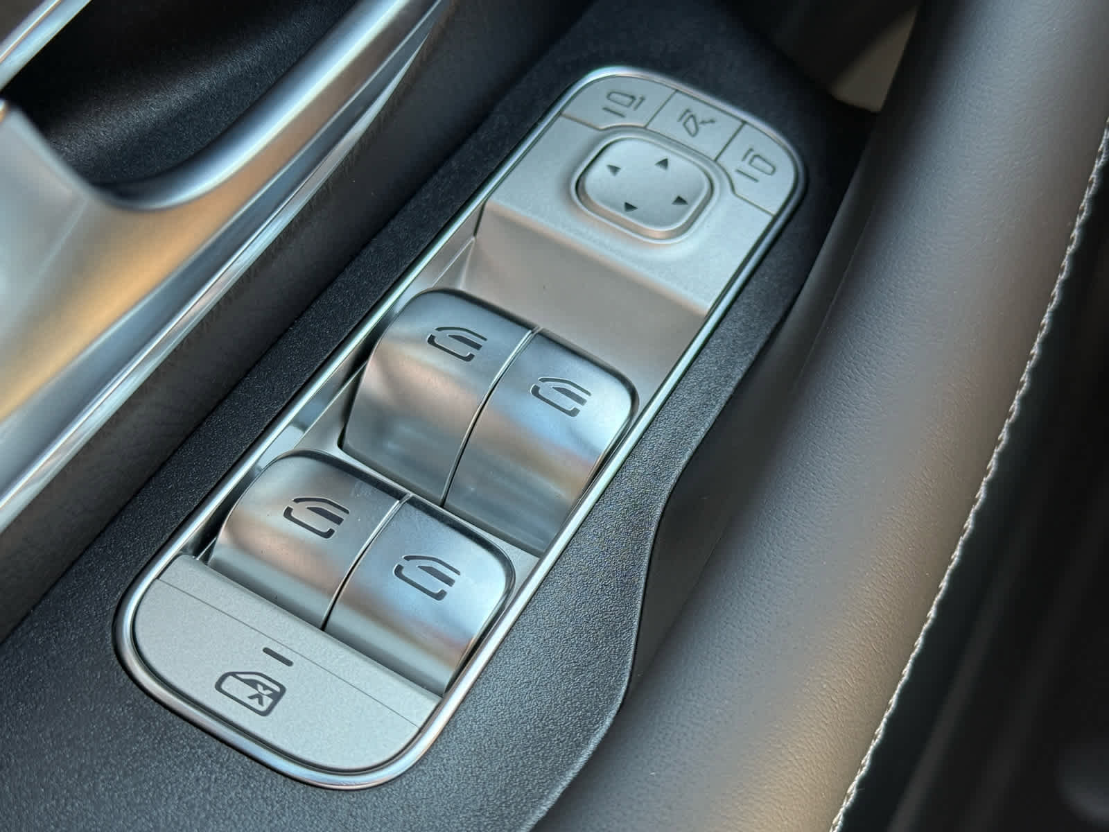 New 2026 Mercedes-Benz GLS 580 4MATIC image 24