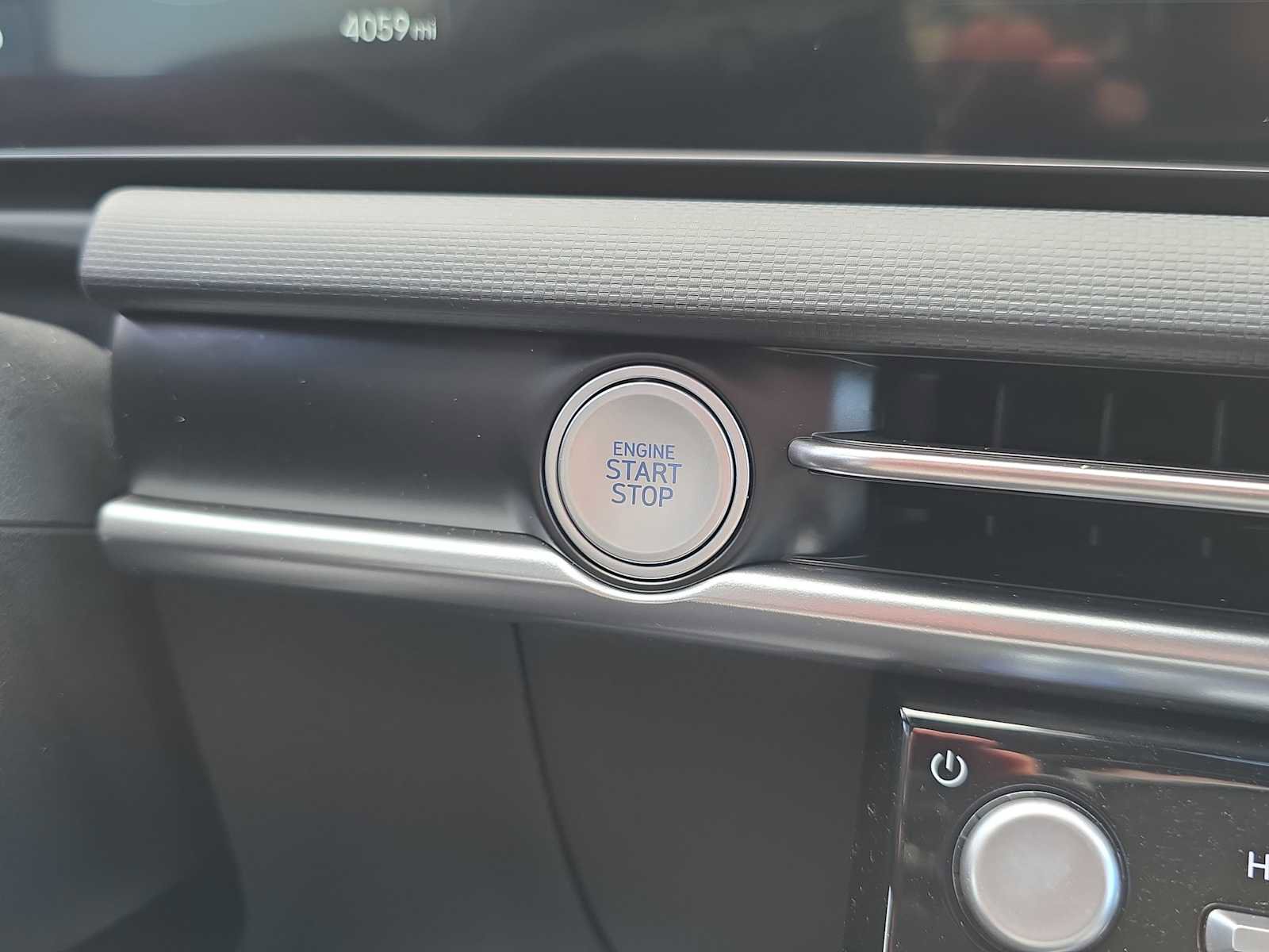 Used 2025 Hyundai Santa Cruz SEL image 21