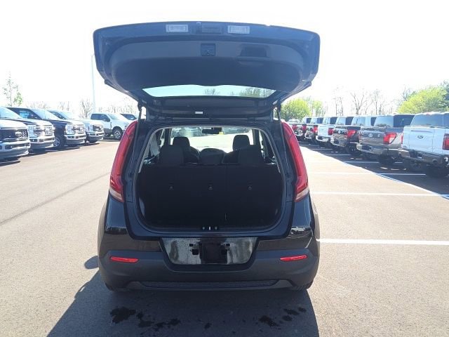 Used 2020 Kia Soul S FWD image 10