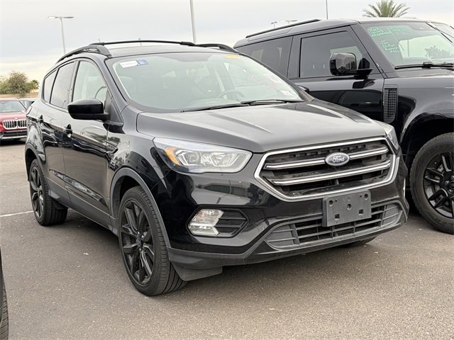 Used 2018 Ford Escape SE w/ SE Sport Appearance Package image 3