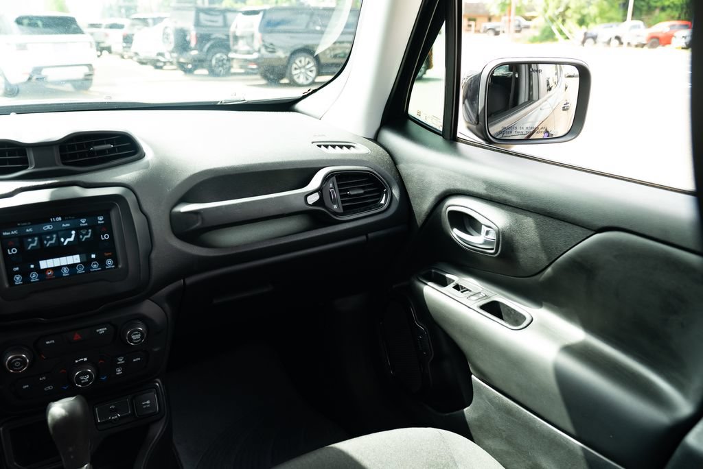 Used 2019 Jeep Renegade Altitude w/ Quick Order Package 2XM FWD image 10