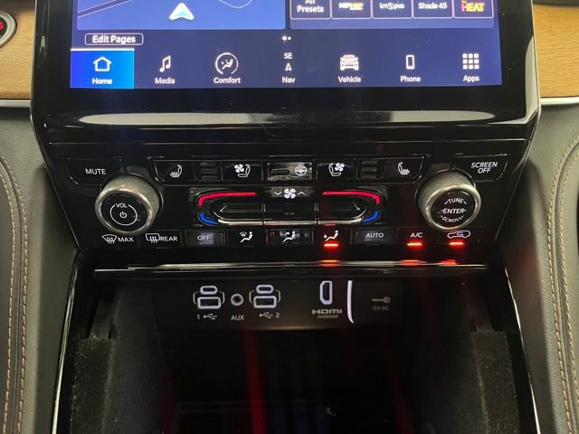 Used 2023 Jeep Grand Cherokee Summit AWD/4WD image 36