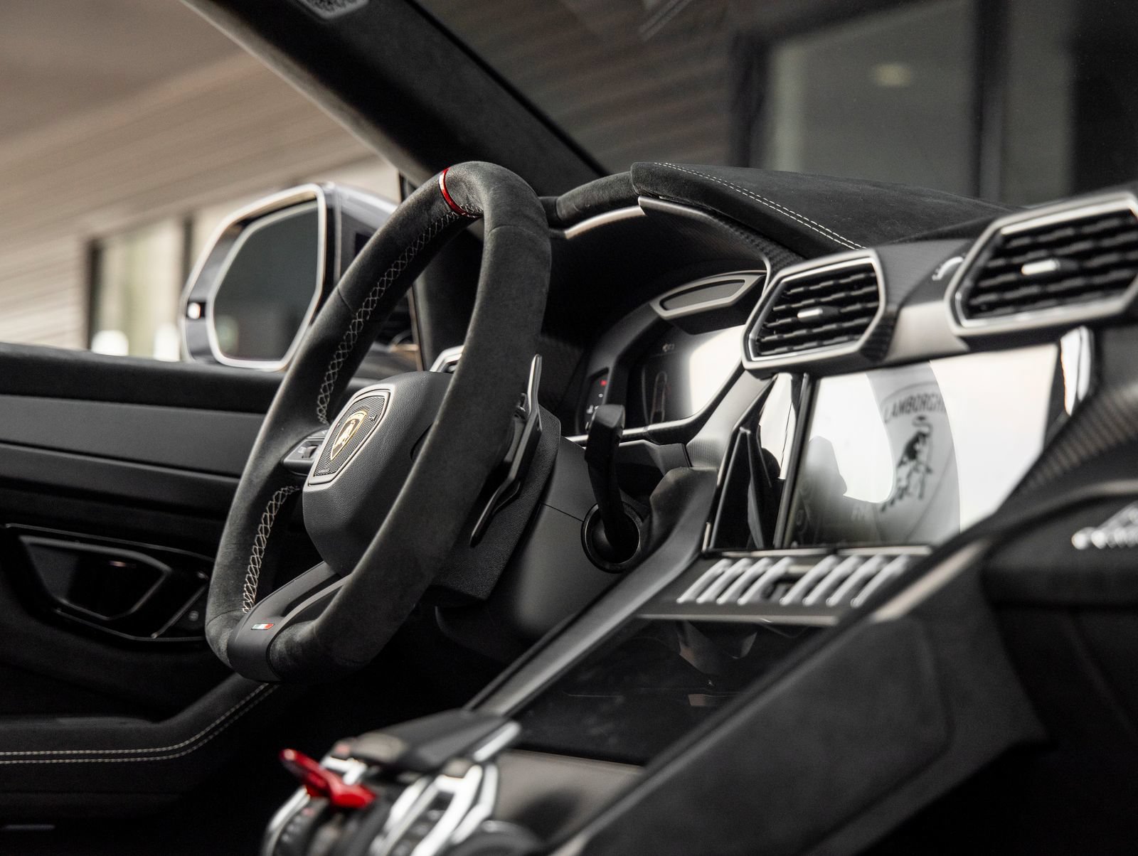 Used 2024 Lamborghini Urus Performante AWD/4WD image 60