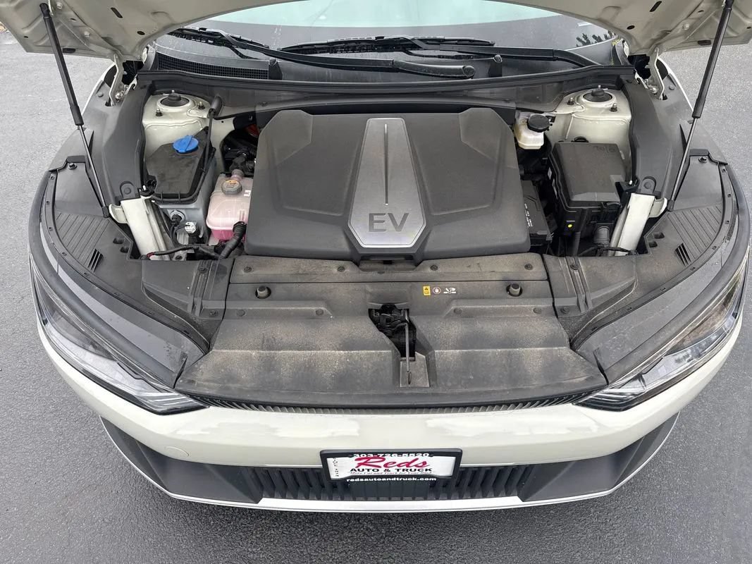 Used 2024 Kia EV6 Light AWD/4WD image 32