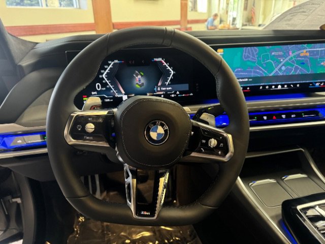 Used 2024 BMW 760i xDrive w/ Executive Package image 18