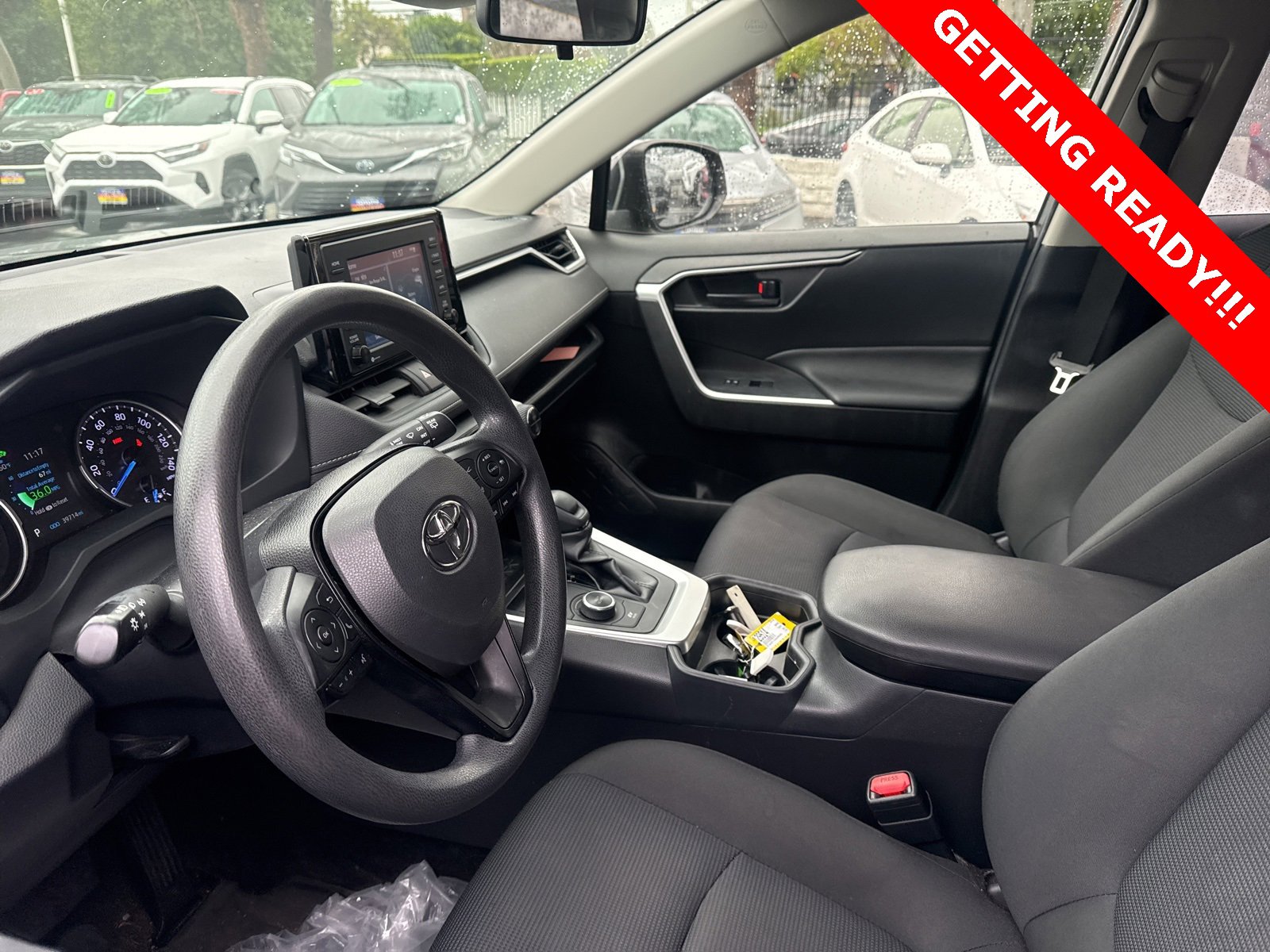 Used 2020 Toyota RAV4 LE image 9