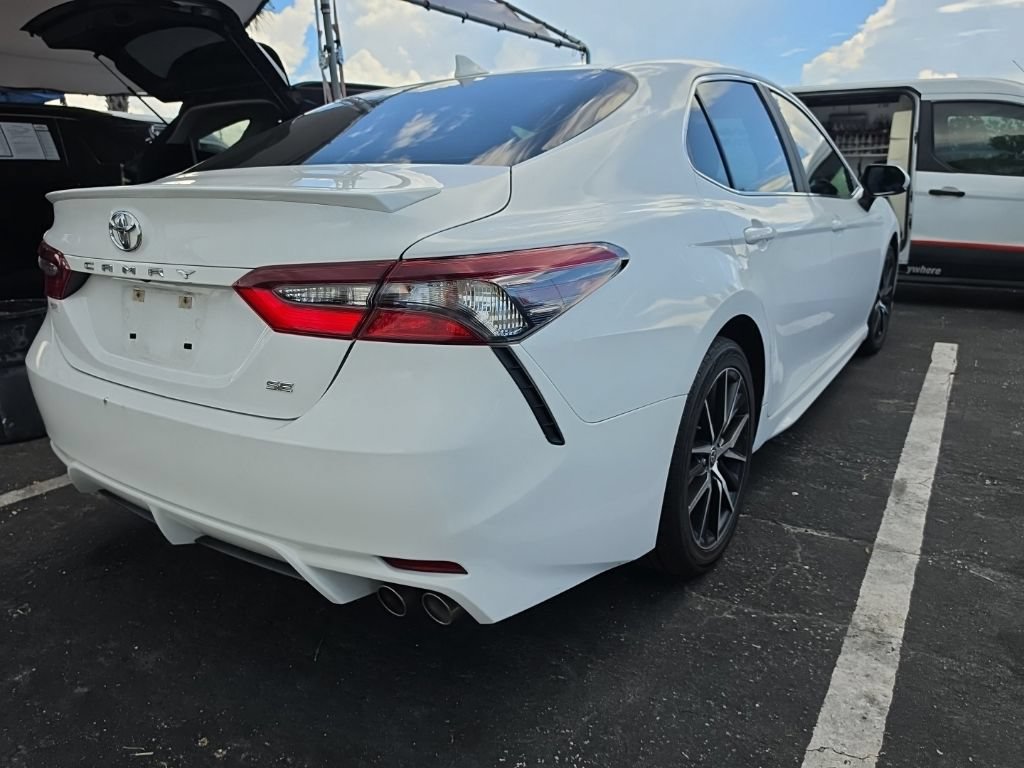 Used 2021 Toyota Camry SE FWD image 15
