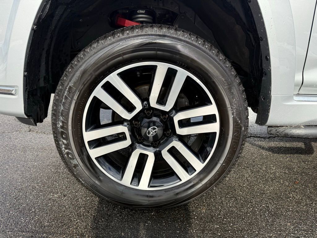 Used 2024 Toyota 4Runner Limited image 24