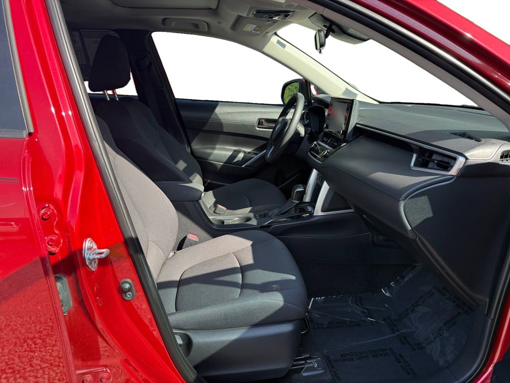 Used 2022 Toyota Corolla Cross LE w/ Moonroof Package FWD image 15