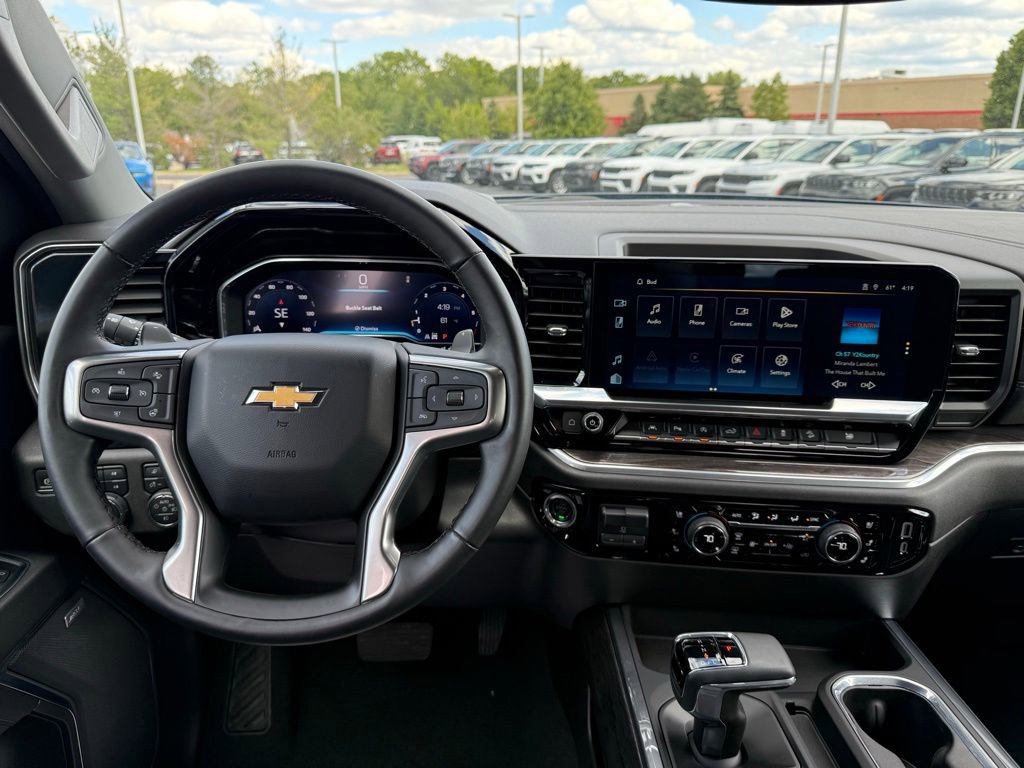 Used 2024 Chevrolet Silverado 1500 LTZ AWD/4WD image 16