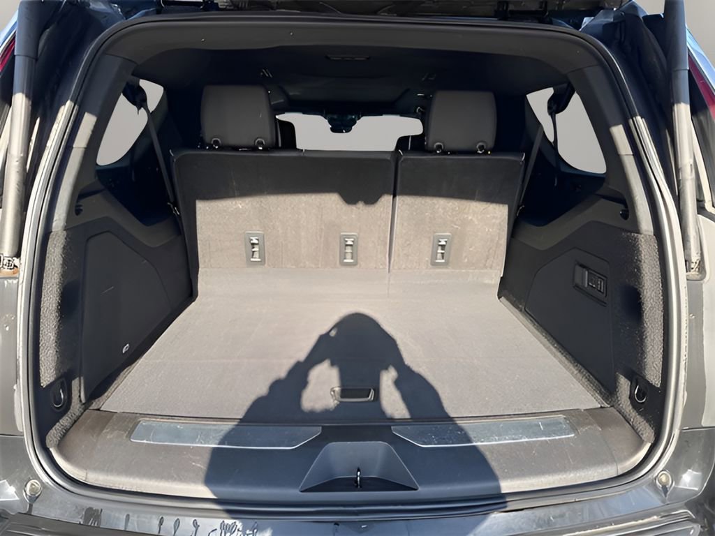 Used 2023 Cadillac Escalade ESV Premium Luxury image 16