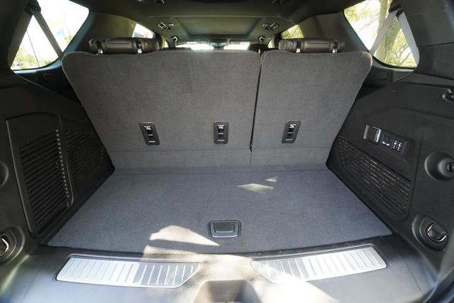 Used 2024 Chevrolet Tahoe High Country w/ Advanced Technology Package image 36