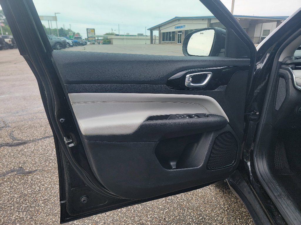 Used 2022 Jeep Compass Limited AWD/4WD image 9