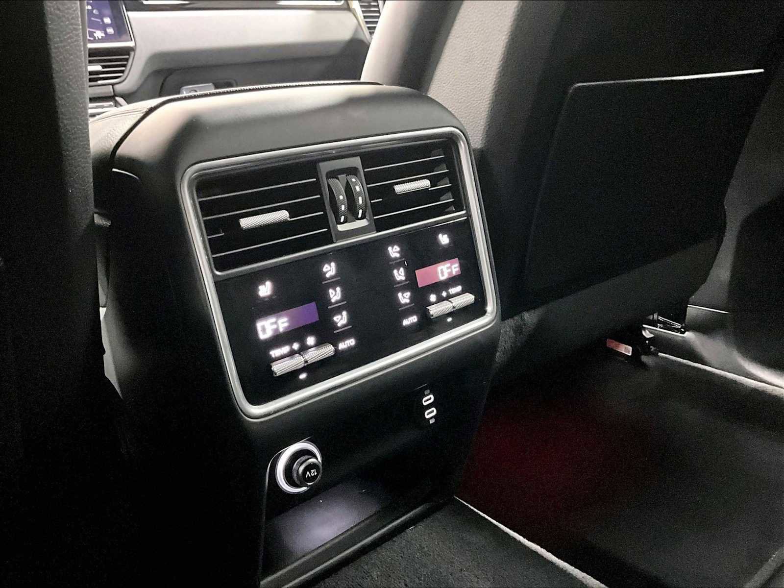 Used 2022 Porsche Cayenne image 26