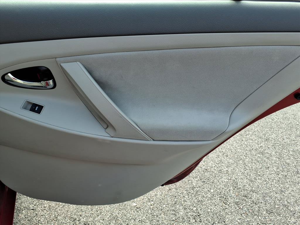 Used 2010 Toyota Camry LE FWD image 20