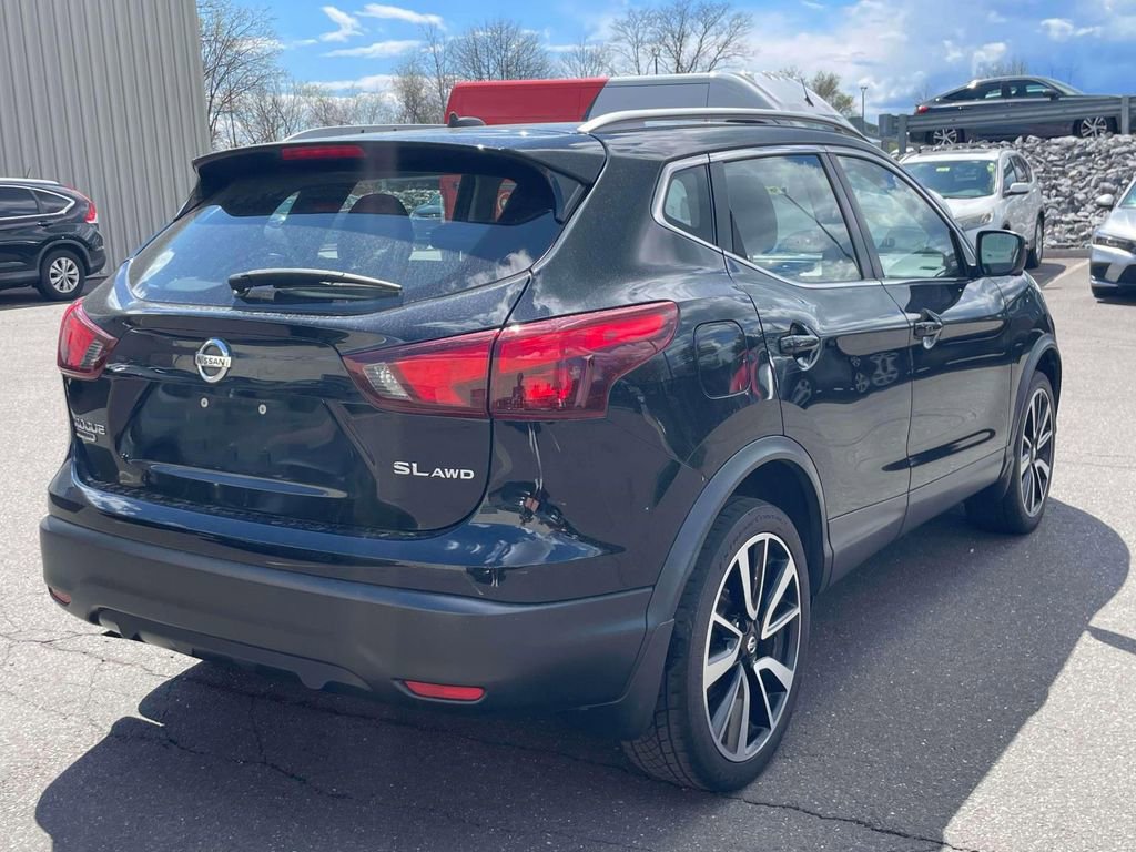 Used 2017 Nissan Rogue Sport SL AWD/4WD image 5