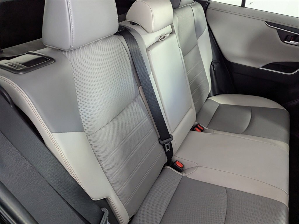 Used 2022 Toyota RAV4 Limited image 30