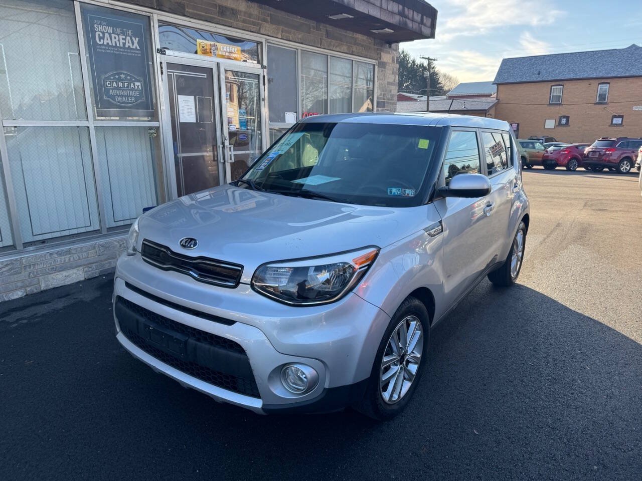 Used 2017 Kia Soul + FWD image 3