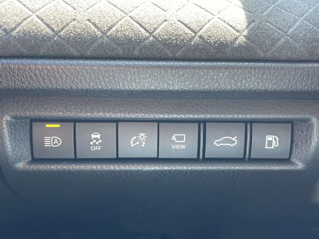 Used 2025 Toyota Camry XLE w/ Premium Plus Package image 25